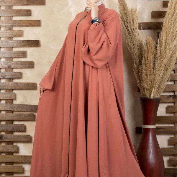 عبايات ملونه